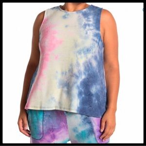 Gibsonlook Elizabeth Printed Racer Tank